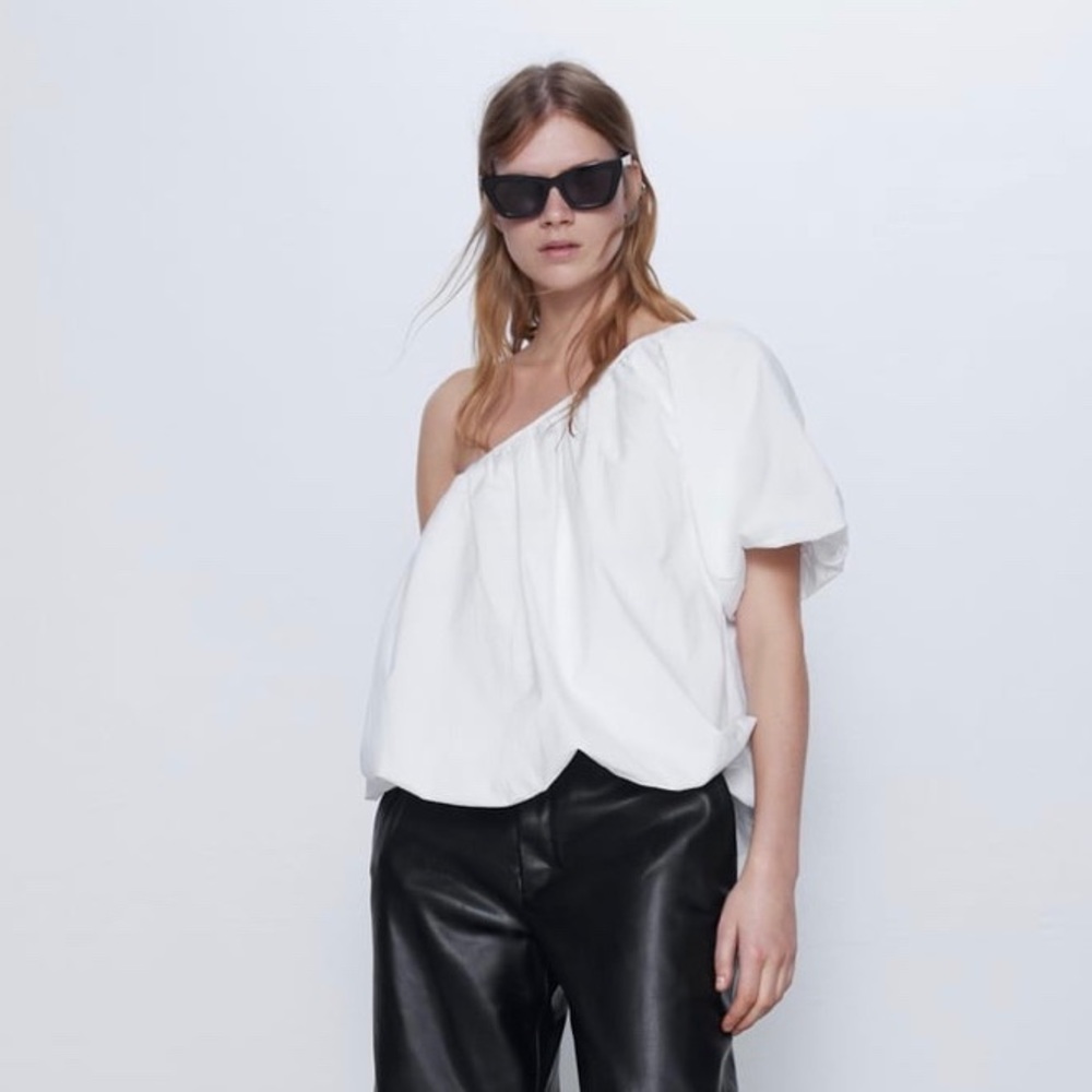 Zara voluminous asymmetric top